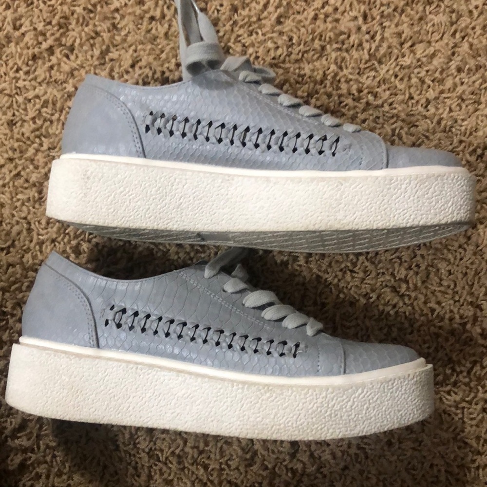 Platform sneakers